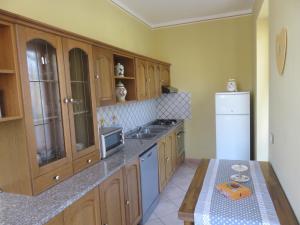 A kitchen or kitchenette at La Palma