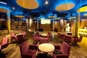 Zona de lounge sau bar la Riviera Beachotel - Adults Recommended