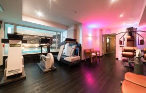 The fitness centre and/or fitness facilities at Hotel Spinale