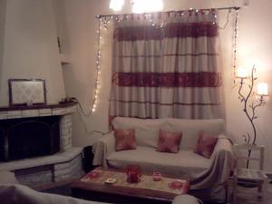 Gallery image of Dreamcatcher Maizonette No. 3 in Kalavrita