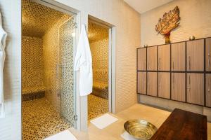 Ein Badezimmer in der Unterkunft Ramada Plaza by Wyndham Panama Punta Pacifica