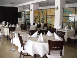 Gallery image of Hotel Condor in Mamaia +55 photos