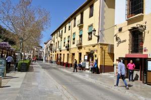 Hostia v ubytovaní Apartamentos Inside Paseo de los Tristes
