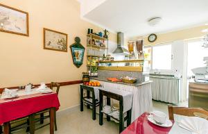 Comida en o cerca de este hostal o pensión
