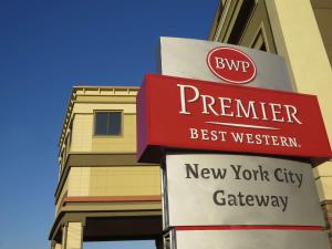 Certifikát, hodnocení, plakát nebo jiný dokument vystavený v ubytování Best Western Premier NYC Gateway Hotel