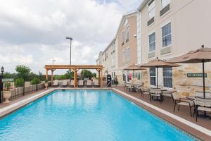 Bazén v ubytování Best Western Plus Georgetown Inn & Suites nebo v jeho okolí