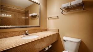 Koupelna v ubytování Best Western Plus Georgetown Inn & Suites