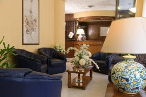Posezení v ubytování Hotel Morchio Mhotelsgroup