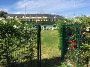 Ogród w obiekcie Apartamento Premium Playa Altar 2