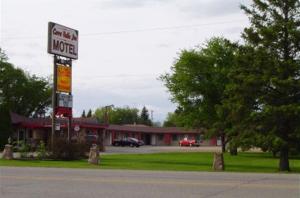 a motel sign on the side of a road at Carravalla Inn in Melfort