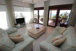 Μια τηλεόραση ή/και κέντρο ψυχαγωγίας στο Casa Sevilla Finca SanJuan, Playa San Juan