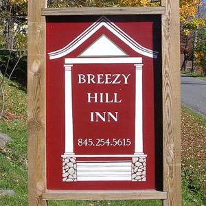 Certifikát, hodnocení, plakát nebo jiný dokument vystavený v ubytování Breezy Hill Inn
