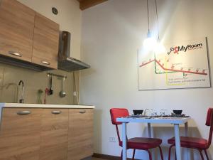 Kuchyň nebo kuchyňský kout v ubytování MyRoom Città Alta 1