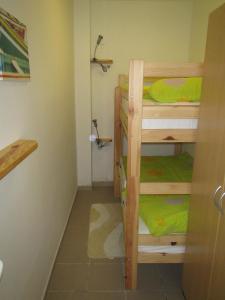 Двуетажно легло или двуетажни легла в стая в Apartment Camp Ajdovščina