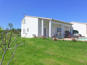 Gallery image of Beautiful Holiday Home with Swimming Pool in Narbonne in Narbonne