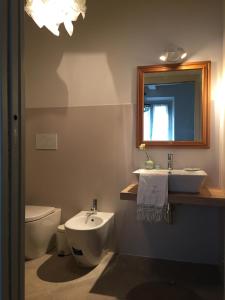 A bathroom at Villa Pacchioni