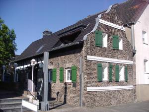 勒沃庫森的住宿－Rheinufer-Lodge in Leverkusen-Hitdorf-mit Blick auf den Rhein - Zentral an der A1 und der 59，相簿中的一張相片