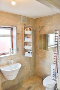 O baie la Superb Double Bedroom