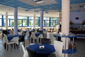 A restaurant or other place to eat at Sineva Park Hotel - All Inclusive
