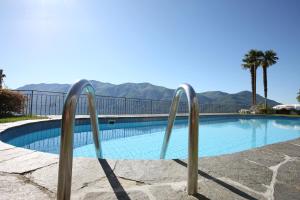 A piscina localizada em Hotel Ronco ou nos arredores