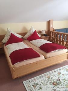 Postel nebo postele na pokoji v ubytování Hotel Adlerschanze
