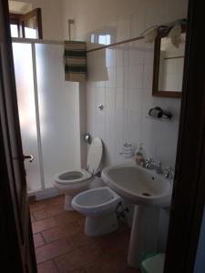 A bathroom at Santa Margherita
