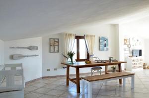 Μια τηλεόραση ή/και κέντρο ψυχαγωγίας στο Anemone Guest House