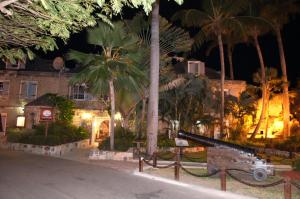 Giardino di Copper and Lumber Store Hotel