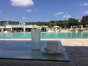 Bazén v ubytování Augustus Resort nebo v jeho okolí