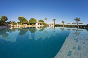 Bazén v ubytování Augustus Resort nebo v jeho okolí + 37 fotografií