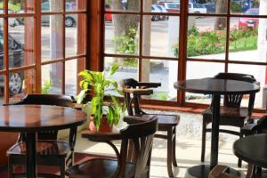 Um restaurante ou outro lugar para comer em Hotel San Martin