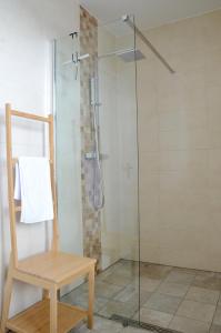 Ванная комната в Le Baron Apartments