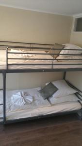 Postel nebo postele na pokoji v ubytování Hotel De Lange Man Monschau Eifel