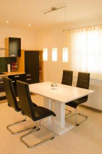 A kitchen or kitchenette at Haus - Salzkammergut