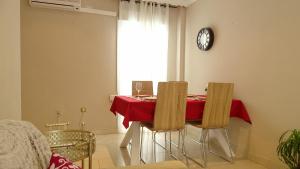 Posedenie v ubytovaní Cosy Caleta Apartment