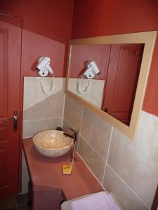 Vonios kambarys apgyvendinimo įstaigoje Séjour à Béziers