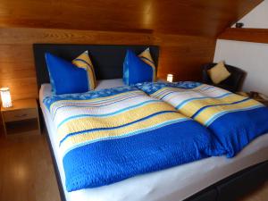 Een bed of bedden in een kamer bij Landgasthof Schneller