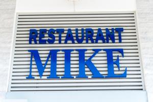 Certificato, attestato, insegna o altro documento esposto da Hotel Mike