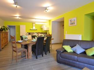 Cucina o angolo cottura di Holiday Home in Theux near Spa Town