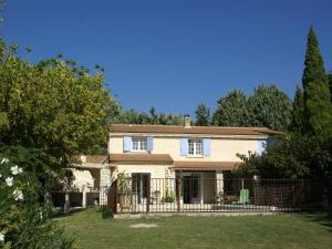 Gallery image of Modern Holiday Home in Le Thor with a Pool in Le Thor