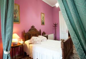 Posteľ alebo postele v izbe v ubytovaní Hotel Casa Ceremines
