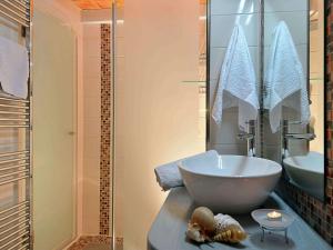 Bilik mandi di Apartment in Corfu near the Sea +32 gambar