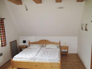 Posteľ alebo postele v izbe v ubytovaní Private Pool Villa in Stupna