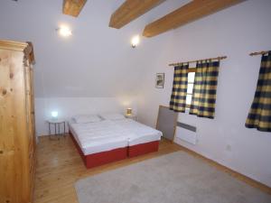 Posteľ alebo postele v izbe v ubytovaní Private Pool Villa in Stupna