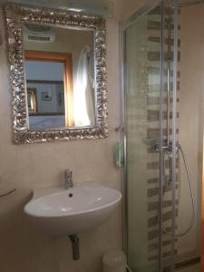 Koupelna v ubytování Guesthouse S&L