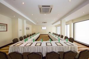 Der Geschäftsbereich oder Konferenzraum in der Unterkunft Kigali Serena Hotel