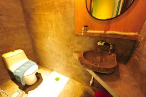 Kupatilo u objektu Finess Basic Hotel