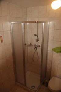 Koupelna v ubytování Ferienwohnung am Erlermuhlenbach + 7 fotografií
