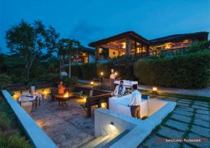 The Serai Bandipur外面的花园