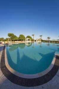 Bazén v ubytování Augustus Resort nebo v jeho okolí
